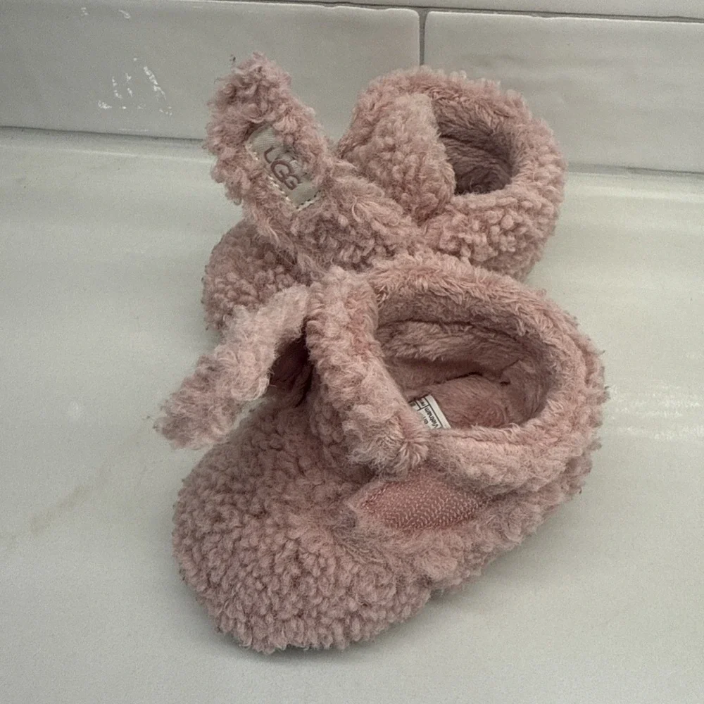 UGG Bixbee Baby & Toddler Pink Booties Size 0/1, 0-6 in, Fast Shipping 11210451